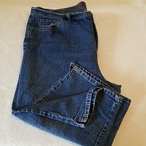 Gloria Vanderbilt denim capris pants
